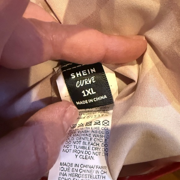 Red and White Sleeveless Top - Picture 3 of 4